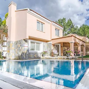 Peninsula Pine Club Boutique & Kusadasi